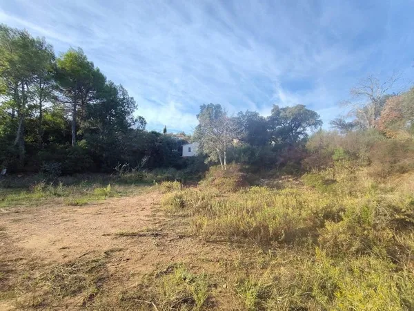 Terrain 1400 m²