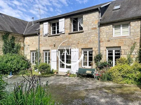 Maison en pierre avec jardin et dépendances  Juvigny Val d'A