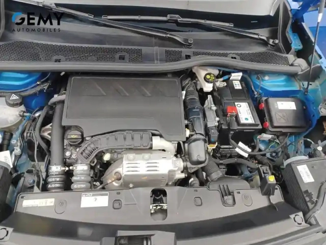 Peugeot 2008 puretech 100 s&amp;s bvm6 — photo 12