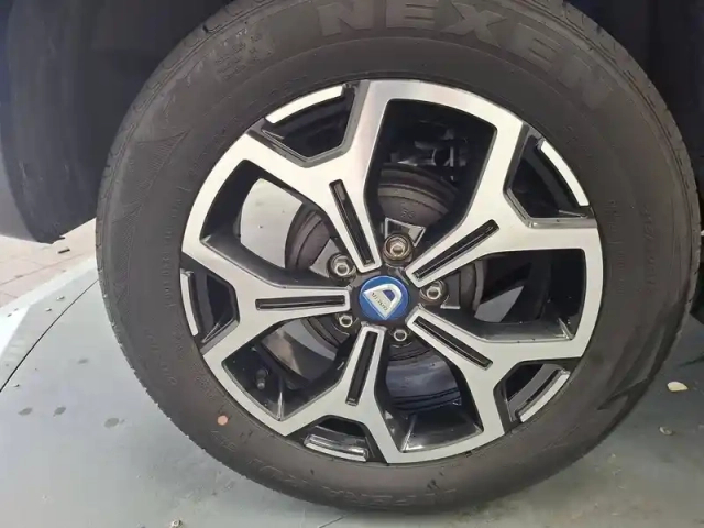 Dacia Duster eco-g 100 4x2 — photo 11