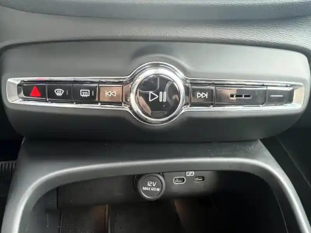 Volvo Xc40 b3 163 ch dct7 — photo 32