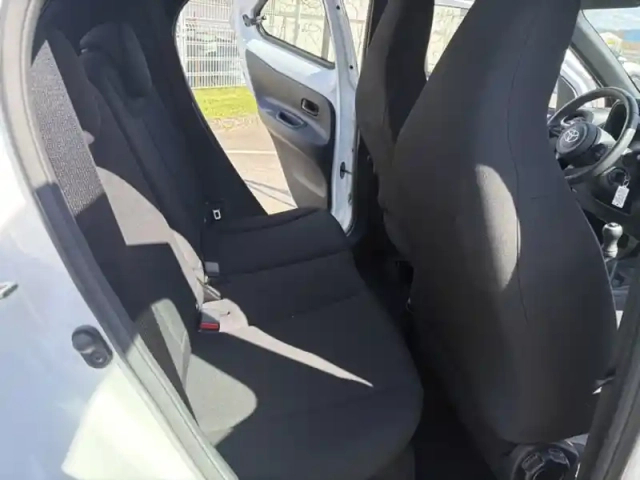 Toyota Aygo 1.0 vvt-i 72 dynamic — photo 14