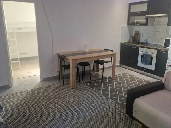 F2 meuble independant avec jardin