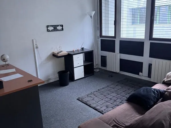 Bureau 15m2 Bron