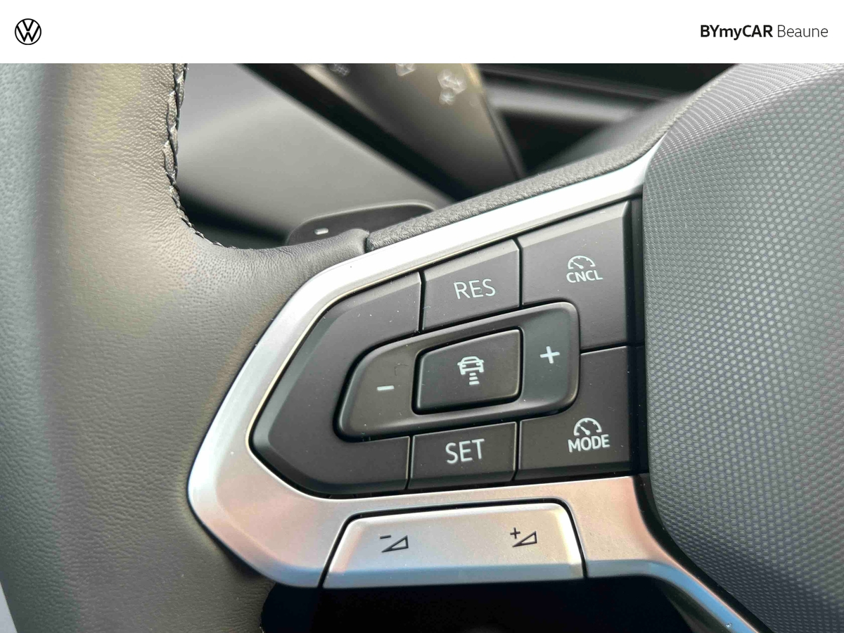 Volkswagen T-Roc 1.5 eTSI EVO2 Hybrid 150 ch DSG7 — photo 27