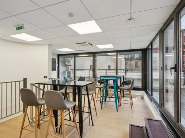 Bureaux 546 m²