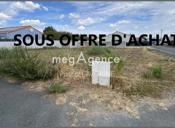 SOUS OFFRE D'ACHAT - Exclusivité megAgence - Terrain constructible de 481 m2 viabilisé - Saint-Hilai