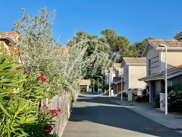 Vends maison de ville - 84.47m² - 4 pièces, 3 chambres - Andernos-les-Bains 33510