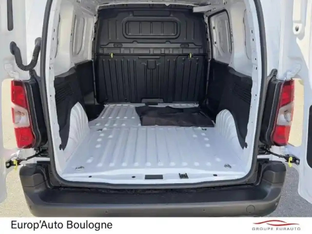 Opel Combo cargo m essence 110ch pack premium connect — photo 6