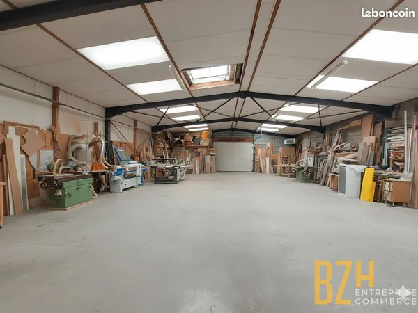 Local 570 m² LORIENT