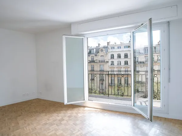 Bureau 71 m²