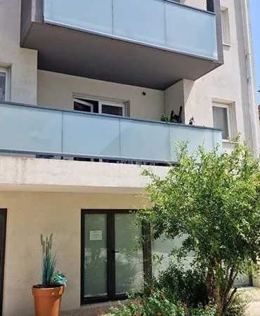 Appartement avec terrasse et parking