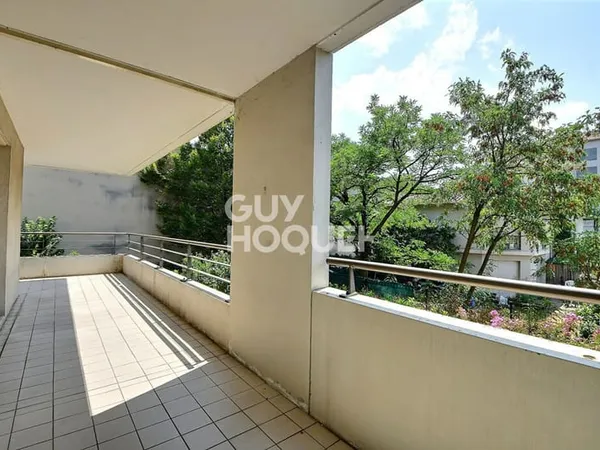 Monplaisir, appartement T4 de 88 m² avec terrasse de 24 m² et garage, Lyon 8ème (69008)