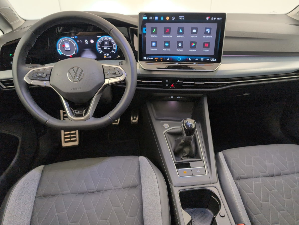 Volkswagen Golf 8 — photo 13
