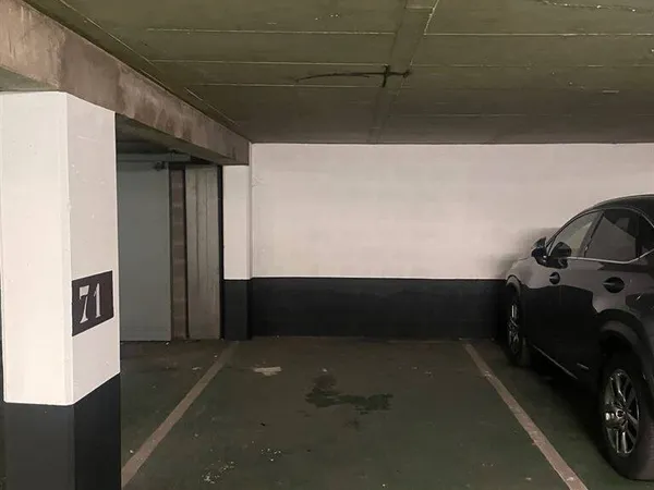 Parking 12 m²