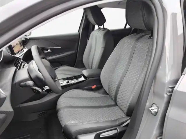 Peugeot 208 hybrid 110 ch e-dcs6 — photo 11