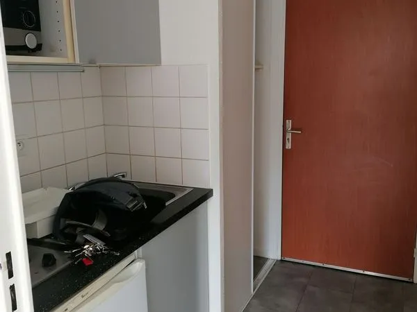Studio non meublé pour étudiant