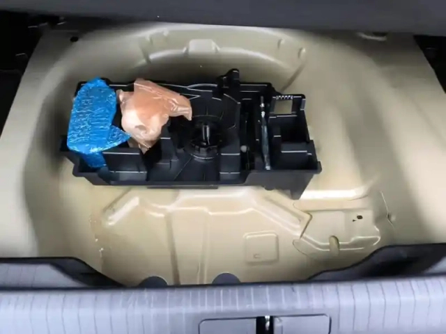 Citroën C4 bluehdi 130 s&amp;s eat8 shine — photo 27