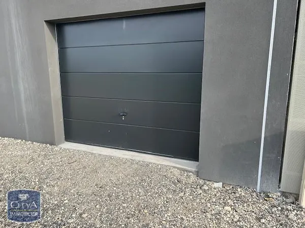 Garage et parking Location La Chapelle-Saint-Ursin 90€