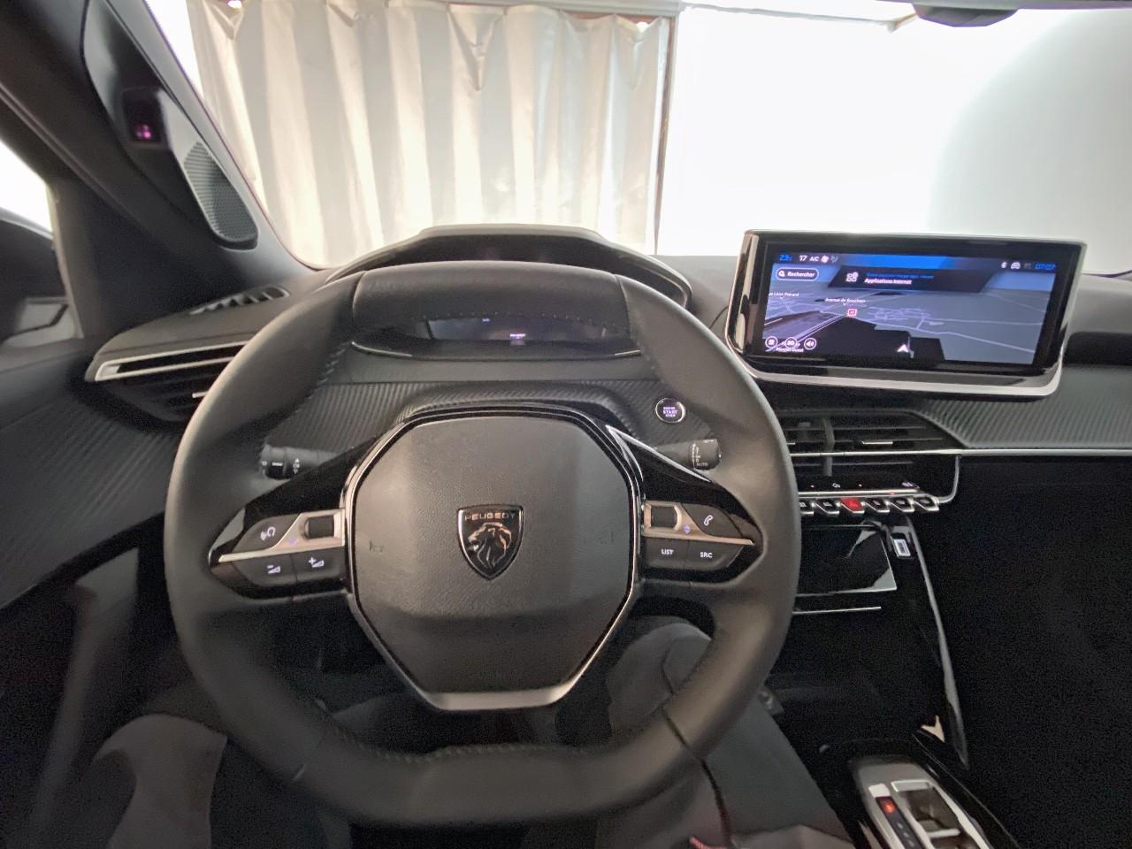 Peugeot 2008 hybrid 145 ch e-dcs6 allure — photo 12