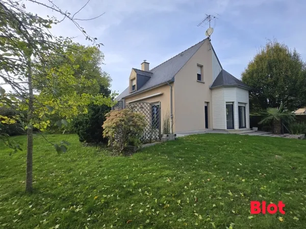 BLOT IMMOBILIER FOUGERES - A VENDRE - MAISON DE PLUS DE 120m² - 4 CHAMBRES - LAIGNELET