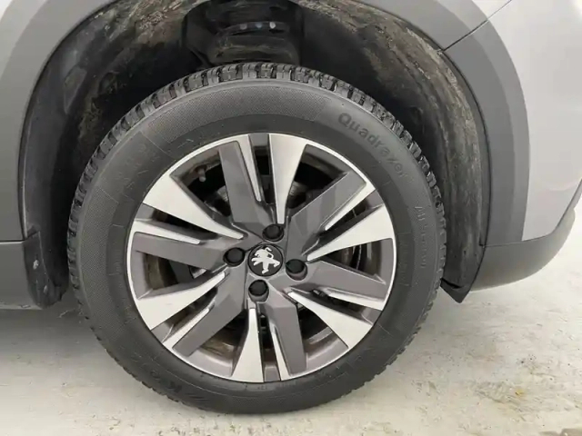 Peugeot 2008 1.2 puretech 110ch s&amp;s eat6 — photo 18