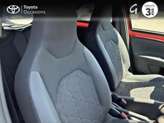 Toyota Aygo x 1.0 vvt-i 72ch collection s-cvt — photo 6