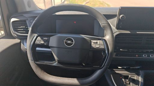 Opel Vivaro Cabine Approfondie 2.0 BlueHDi 180 EAT8 - Taille M – 2025 – 36369 km – Diesel – Boîte Automatique — photo 29