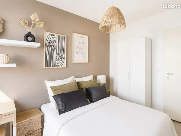Chambre confortable de 10 m² à louer en coliving à Bègles, à deux pas de Bordeaux - B020