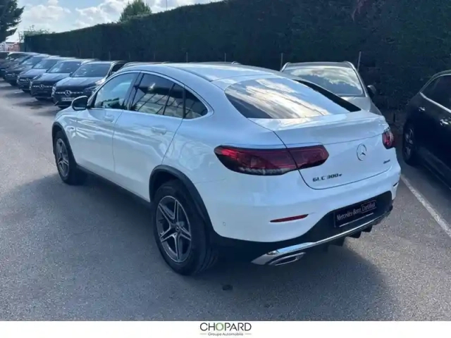 Mercedes Glc coupé 300 e 9g-tronic 4matic — photo 19