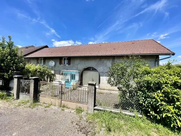 Vente ancienne ferme à rénover sur 10 ares 55 ca de terrain