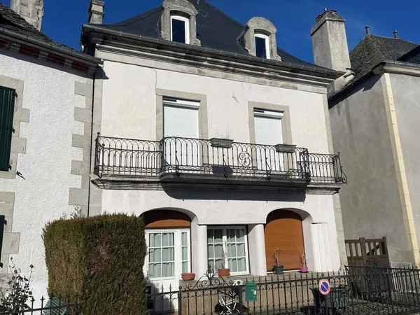 MAISON DE CARACTERE A ANTIGNAC