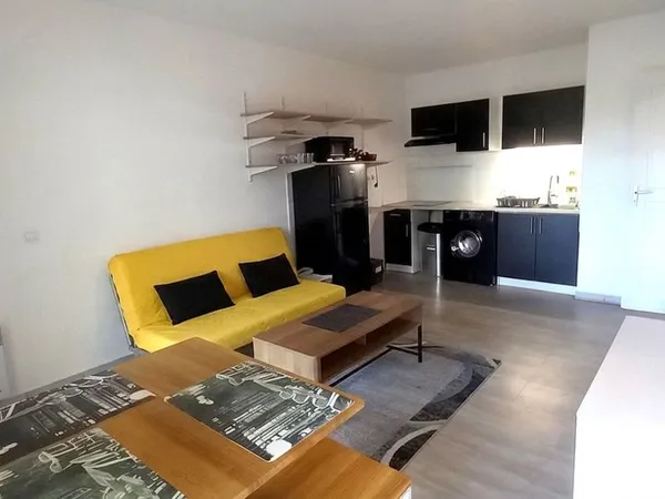 Grand T1 bis Meublé (37 m²) + Terrasse 18 m² - Résidence avec Piscine (Billère)