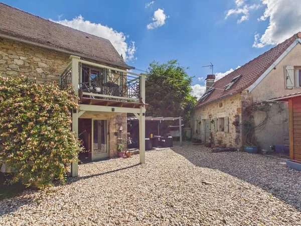 Maison indépendante avec maison d'amis et piscine près de Villeneuve, Aveyron