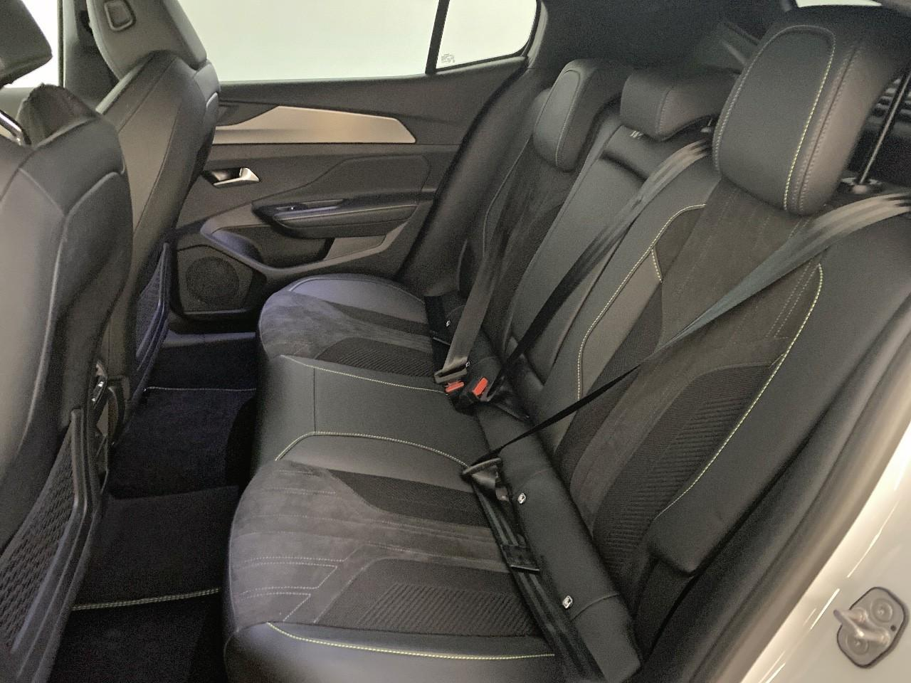 Peugeot 408 hybrid 145 e-dcs6 gt — photo 10