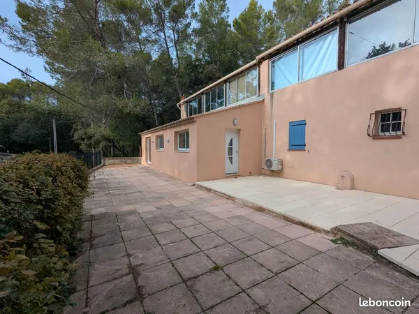 Rez-de-villa 90m² T3 - Terrasse, garage, jardin clos