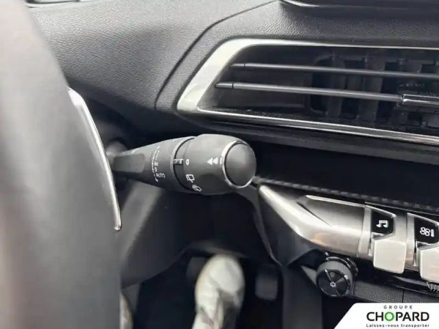Peugeot 5008 hybrid 136 e-dcs6 — photo 18