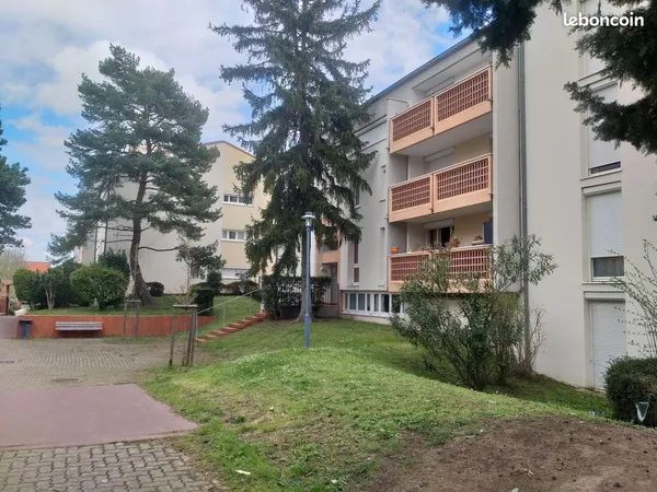 GRAND T3 DE 80 m2 RESIDENCE PIETONNE ARBOREE