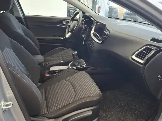 Kia Ceed 1.0 t-gdi 100 ch bvm6 — photo 13