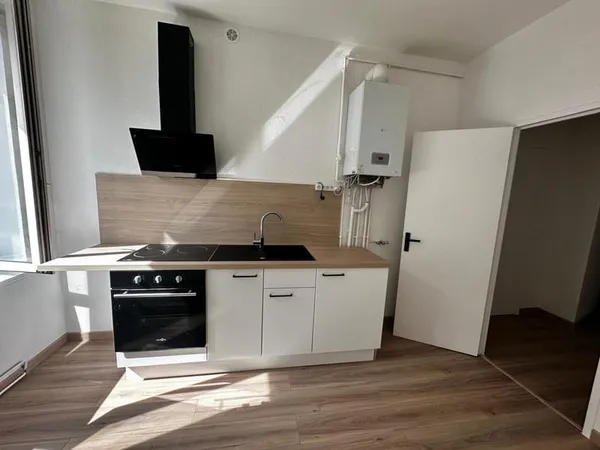 LE CHAMBON-FEUGEROLLES - T3 67 m² - 85 000 €