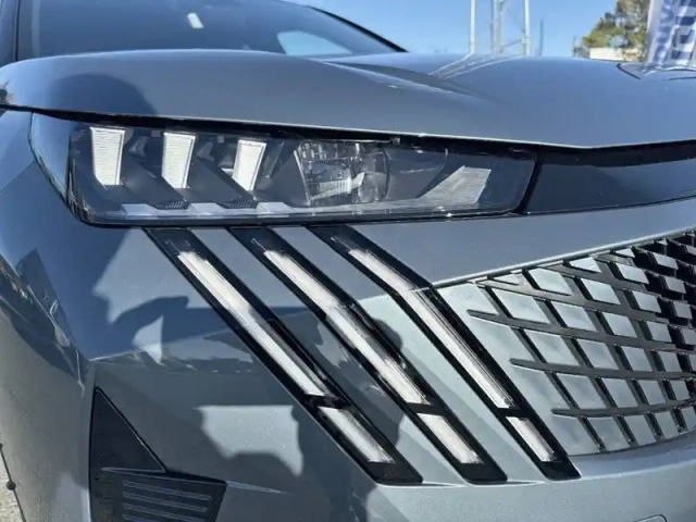 Peugeot 3008 hybrid 145 e-dcs6 — photo 36