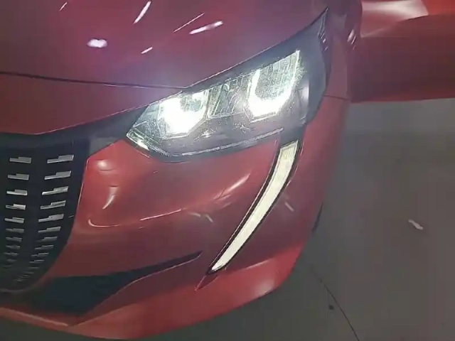 Peugeot 208 puretech 100 s&amp;s eat8 — photo 38