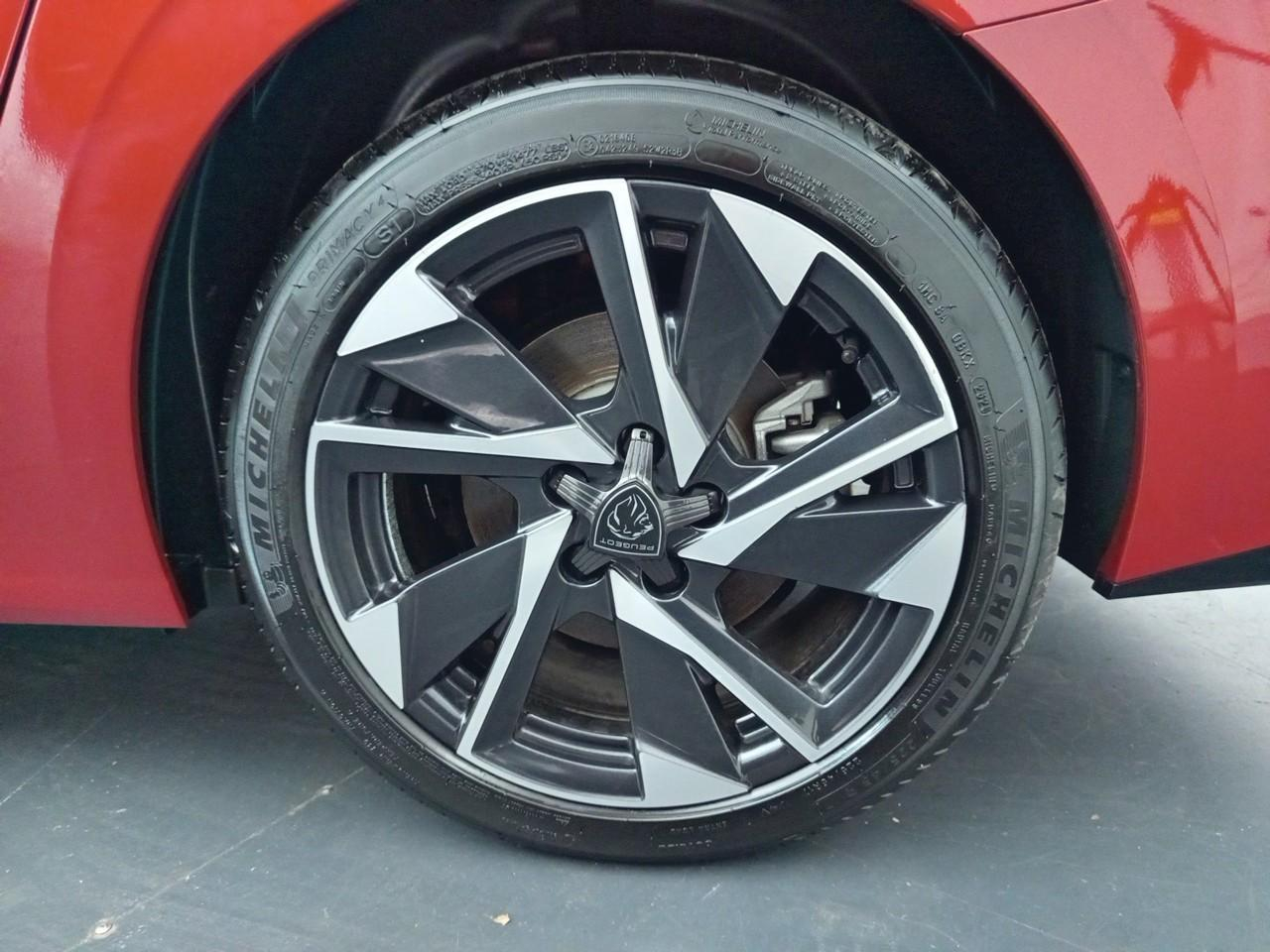 Peugeot 308 sw phev 180 e-eat8 allure — photo 16