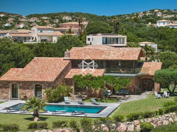 Villa 12 pièces 320 m²