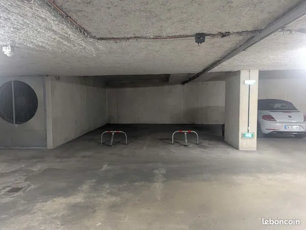 Place de parking à louer