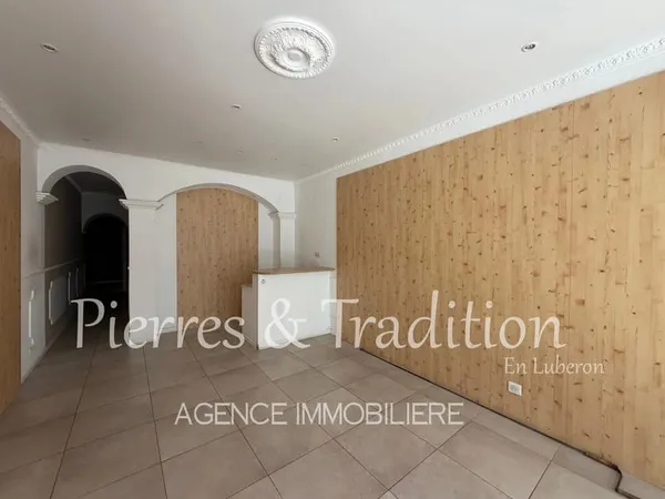 A louer, local commercial de 56 m² à Apt