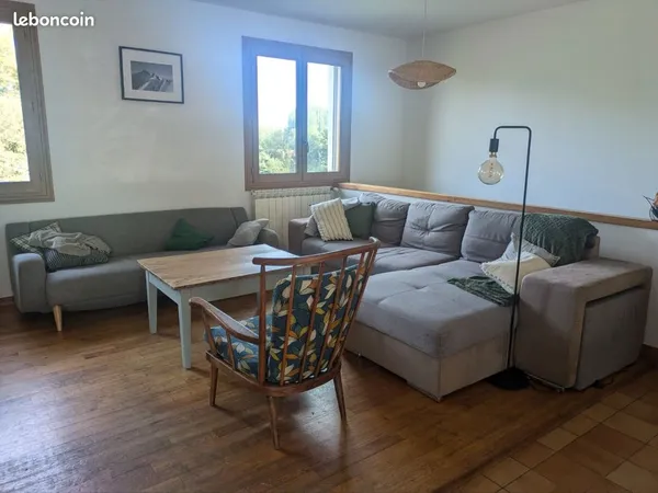 Maison individuelle avec grand terrain