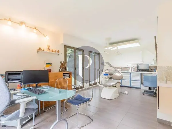 Bureaux 81 m²