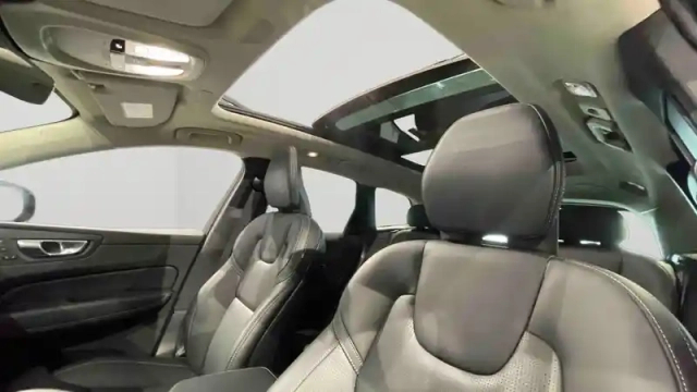 Volvo Xc60 t6 awd hybride rechargeable 253 ch+145 ch geartronic 8 — photo 29