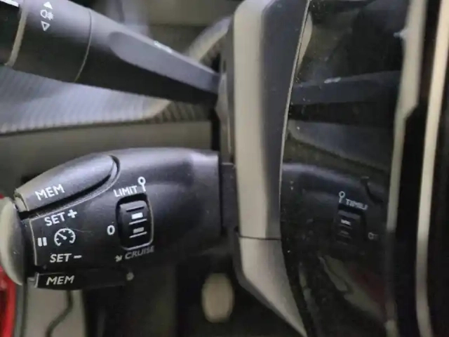 Peugeot 2008 puretech 130 s&amp;s bvm6 — photo 26